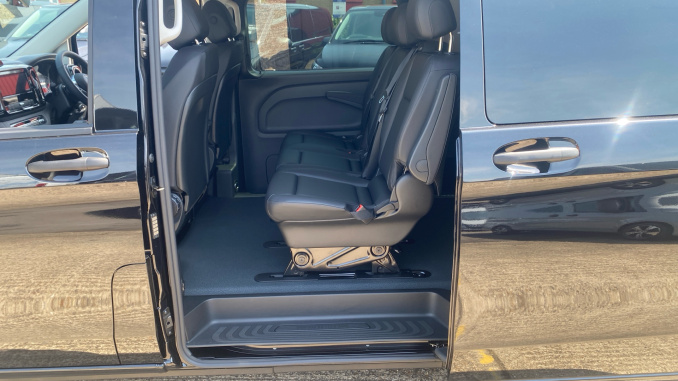 Mercedes-Benz Vito L2 Diesel Rwd 119CDI Select Crew Van 9G-Tronic - Image 6